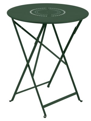 Grüner Floréal Tisch von Fermob für den Außenbereich, runder Gartentisch mit filigranem Muster.